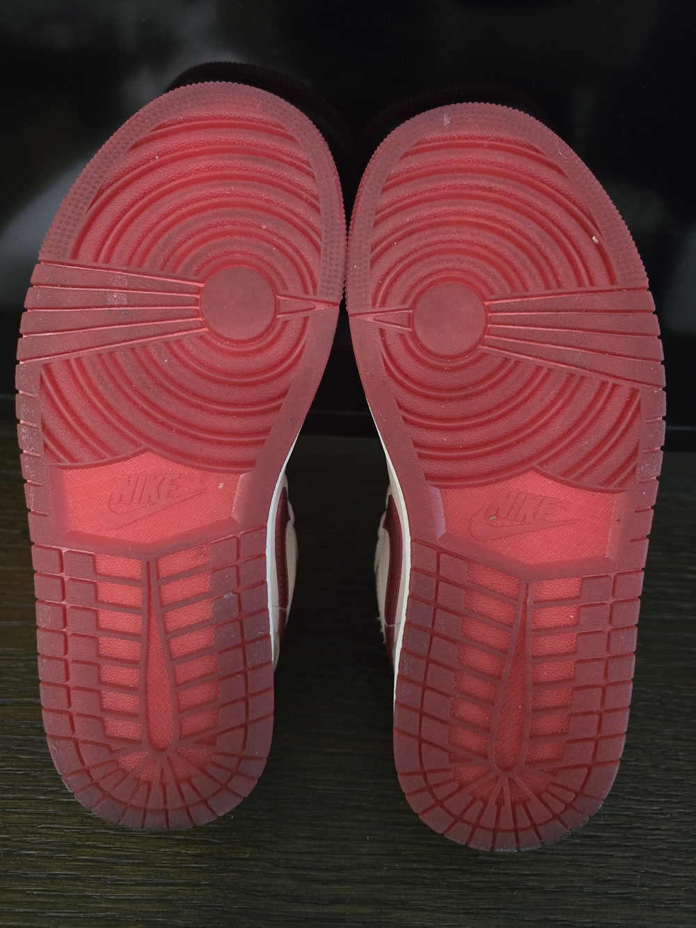 Nike Air Jordan 1 Low Valentine’s Day 2025 Sneaker - Picture 10 of 10